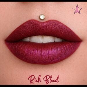 Jeffree Star | ‘Rich Blood’ Velour Liquid Lipstick | NiB
ruby red w glitter 🤩💄